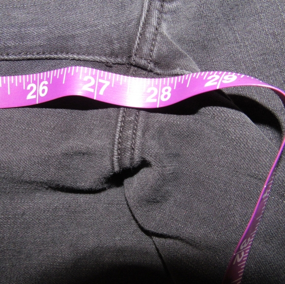 American Eagle Super Low Jegging distressed black size 8 - Picture 10 of 10